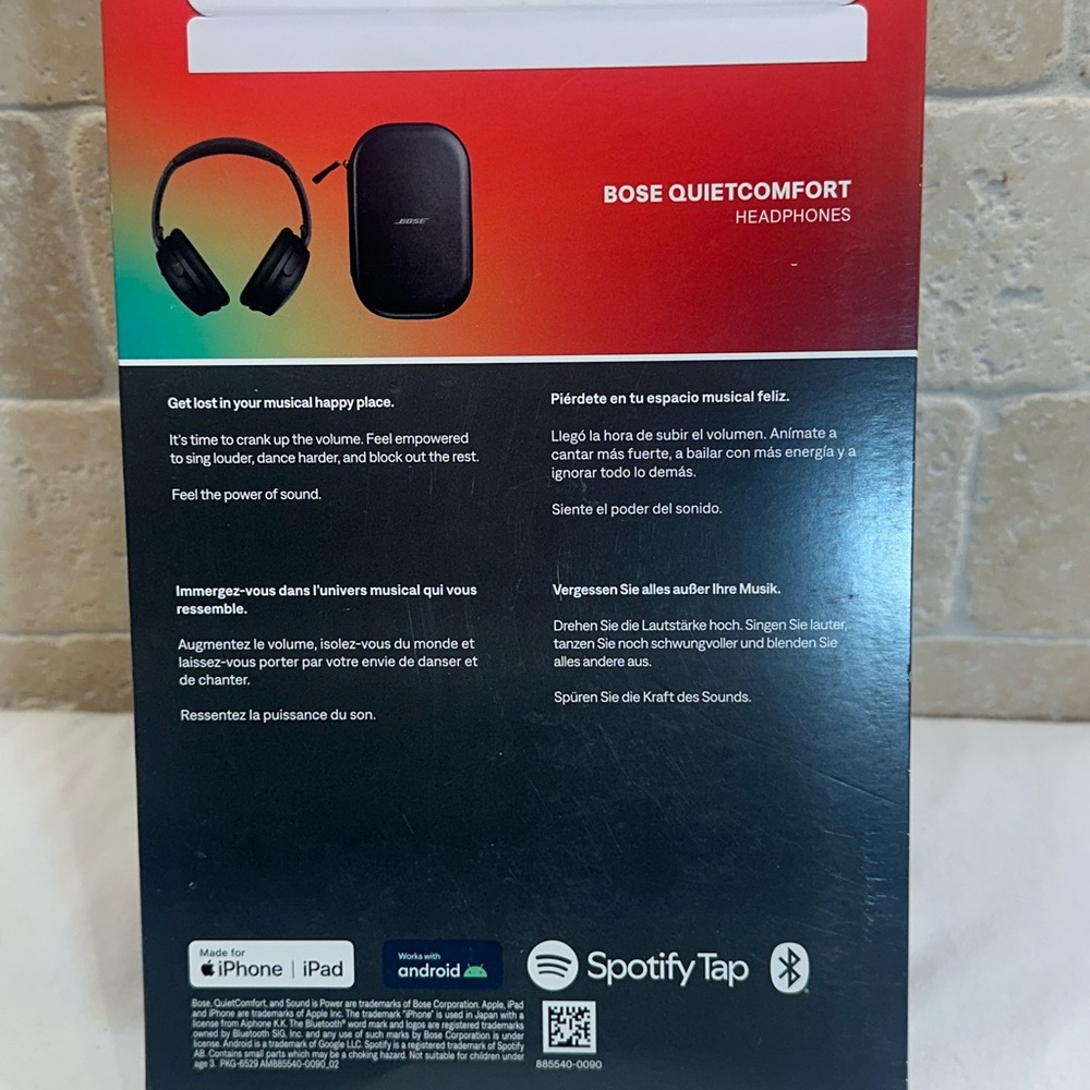 Bose QuietComfort Black Headphones - Picture 2 of 3